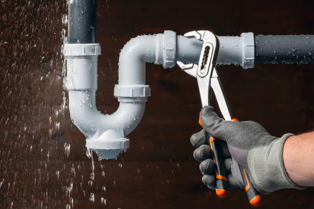 Professional Drain Cleaning technician working in Bloomington, CA